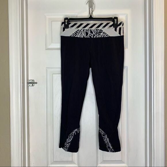 Lululemon Run Inspire Crop Black and White Size 6 - Picture 2 of 9